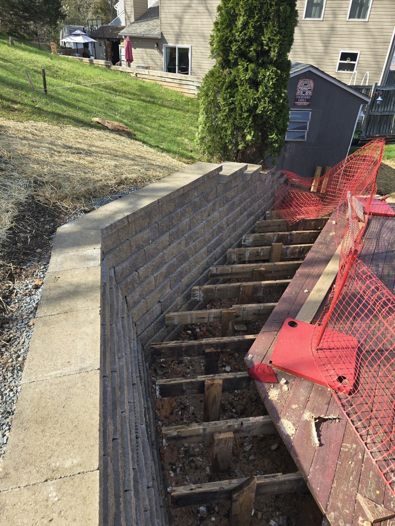 Stone retaining wall construction